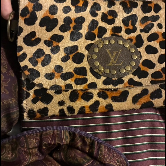 Louis Vuitton Leopard Print Clutch - Picture 3 of 3
